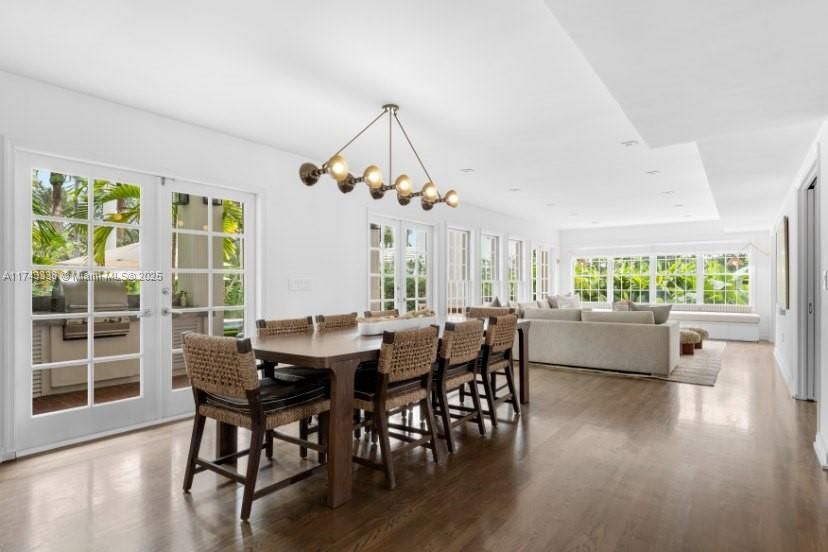 Под контрактом: $11,500,000 (7 спален, 5 ванн, 5472 Квадратных фут)