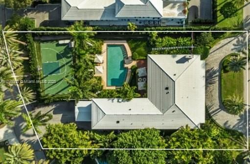 Под контрактом: $11,500,000 (7 спален, 5 ванн, 5472 Квадратных фут)