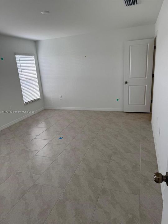 最近租的: $2,400 (4 贝兹, 2 浴室, 0 平方英尺)