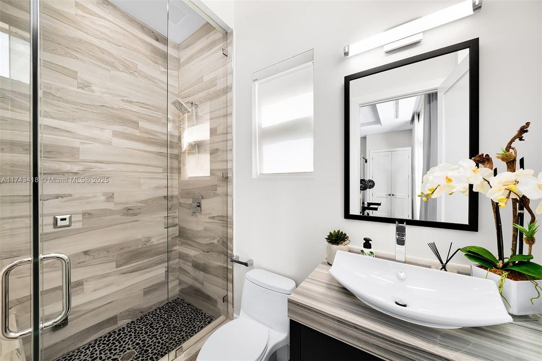 Недавно арендовано: $34,000 (6 спален, 6 ванн, 7255 Квадратных фут)