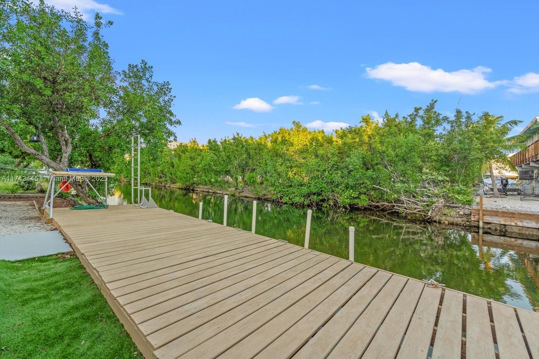 待售: $840,000 (2 贝兹, 2 浴室, 1048 平方英尺)