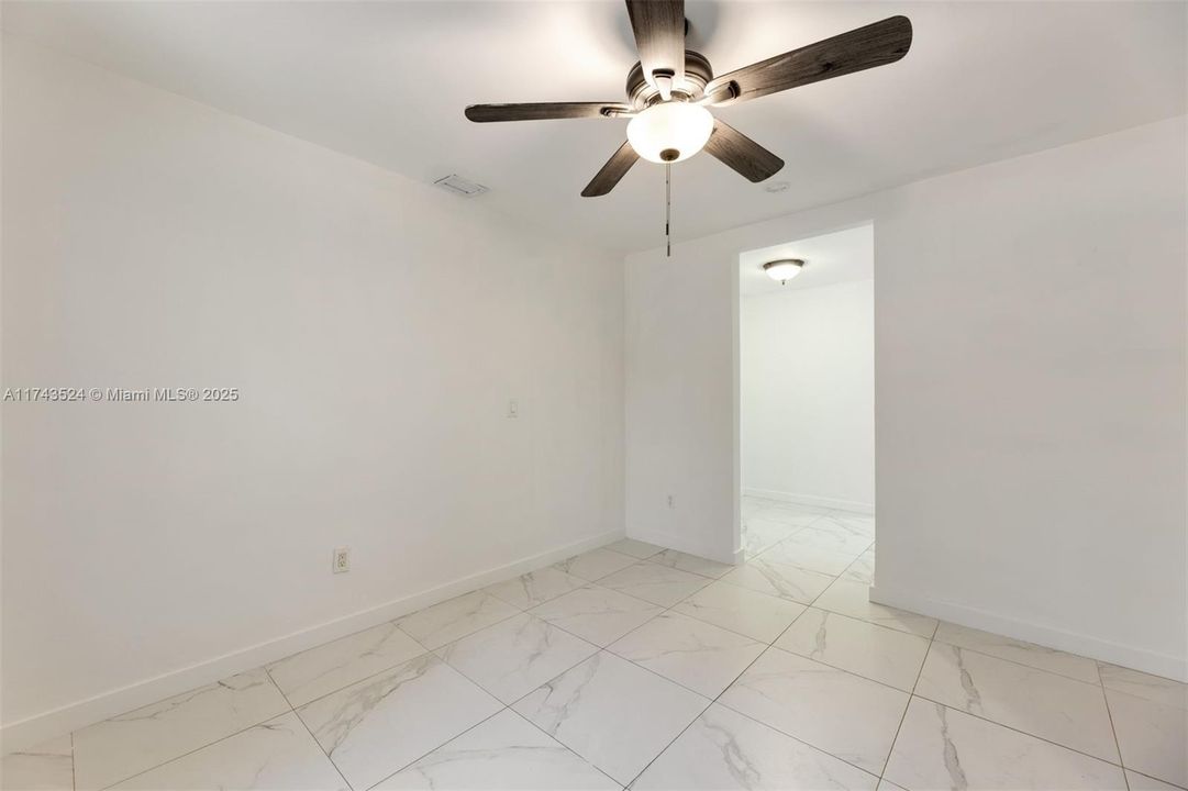 Recientemente alquilado: $4,900 (4 camas, 2 baños, 1453 Pies cuadrados)