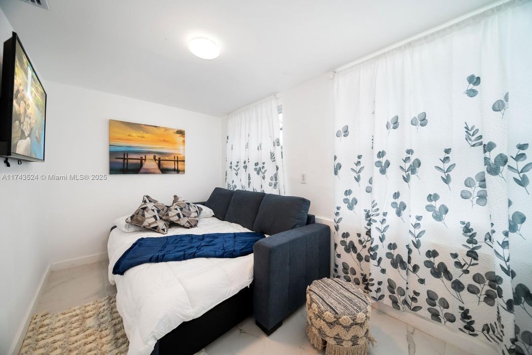 Recientemente alquilado: $4,900 (4 camas, 2 baños, 1453 Pies cuadrados)