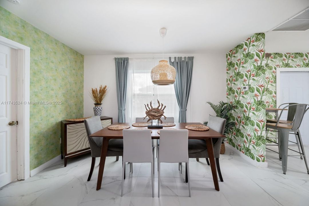 Recientemente alquilado: $4,900 (4 camas, 2 baños, 1453 Pies cuadrados)