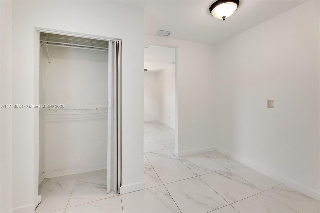 Recientemente alquilado: $4,900 (4 camas, 2 baños, 1453 Pies cuadrados)