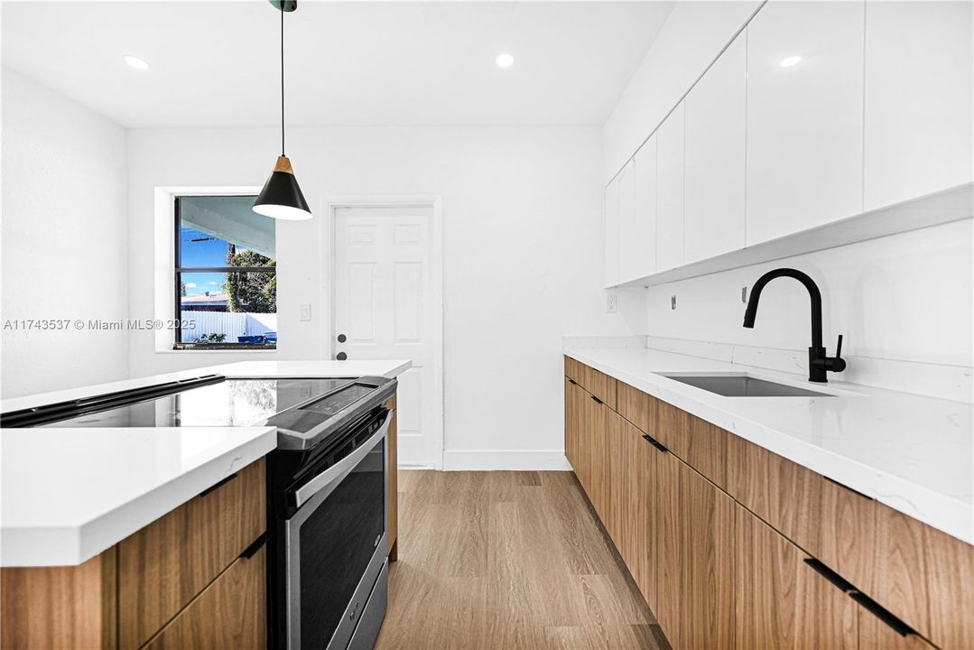 Recently Sold: $615,000 (0 beds, 0 baths, 1740 Square Feet)