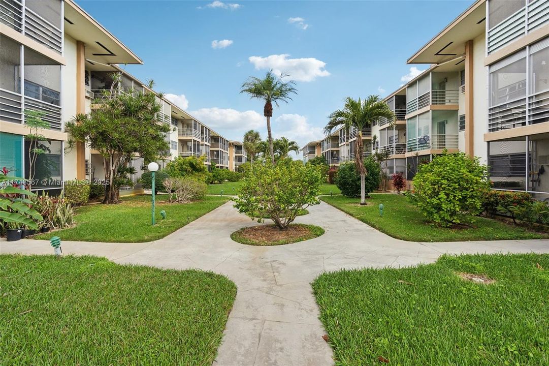 На продажу: $60,000 (1 спален, 1 ванн, 688 Квадратных фут)