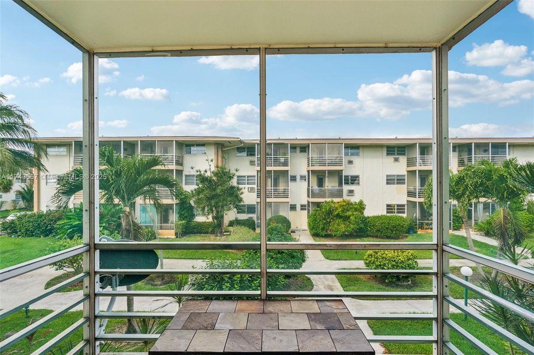 На продажу: $60,000 (1 спален, 1 ванн, 688 Квадратных фут)