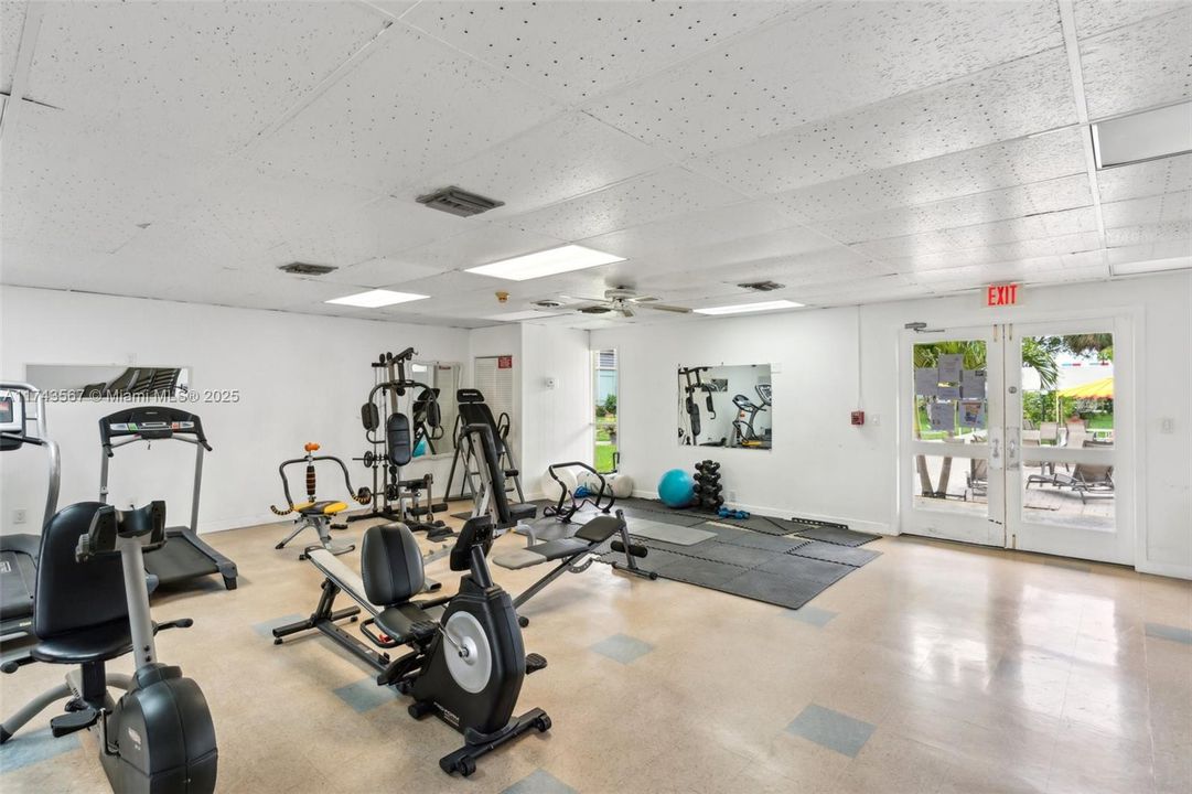 На продажу: $60,000 (1 спален, 1 ванн, 688 Квадратных фут)