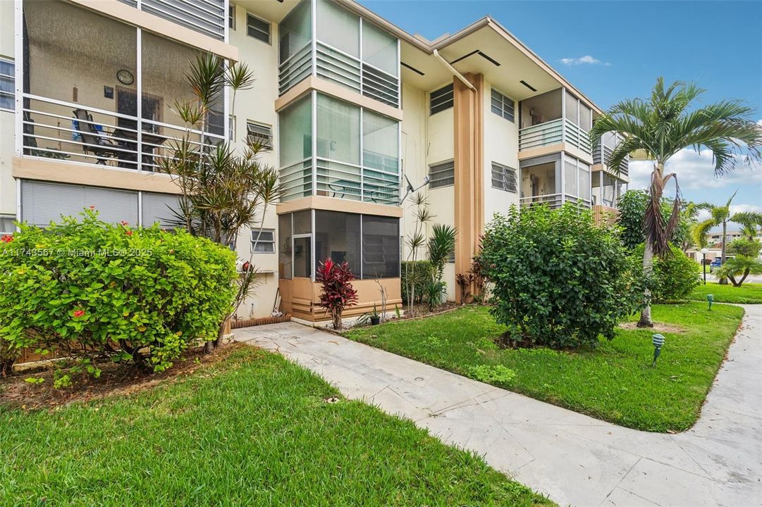 На продажу: $60,000 (1 спален, 1 ванн, 688 Квадратных фут)