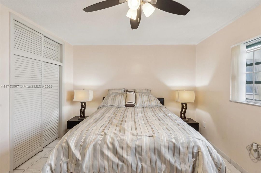 На продажу: $60,000 (1 спален, 1 ванн, 688 Квадратных фут)