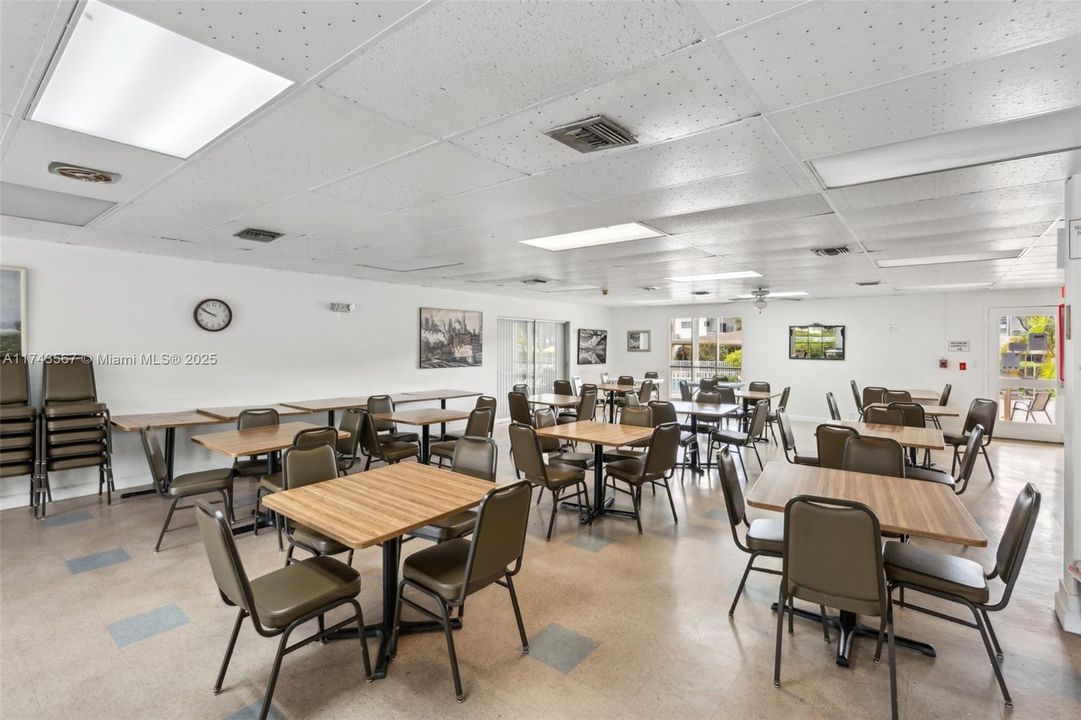 На продажу: $60,000 (1 спален, 1 ванн, 688 Квадратных фут)