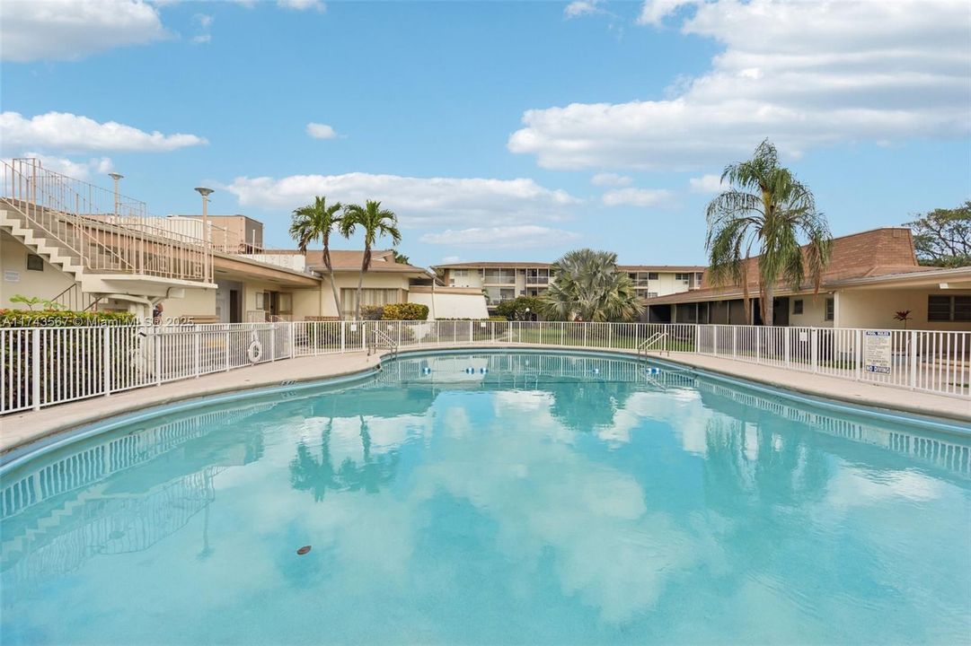 На продажу: $60,000 (1 спален, 1 ванн, 688 Квадратных фут)