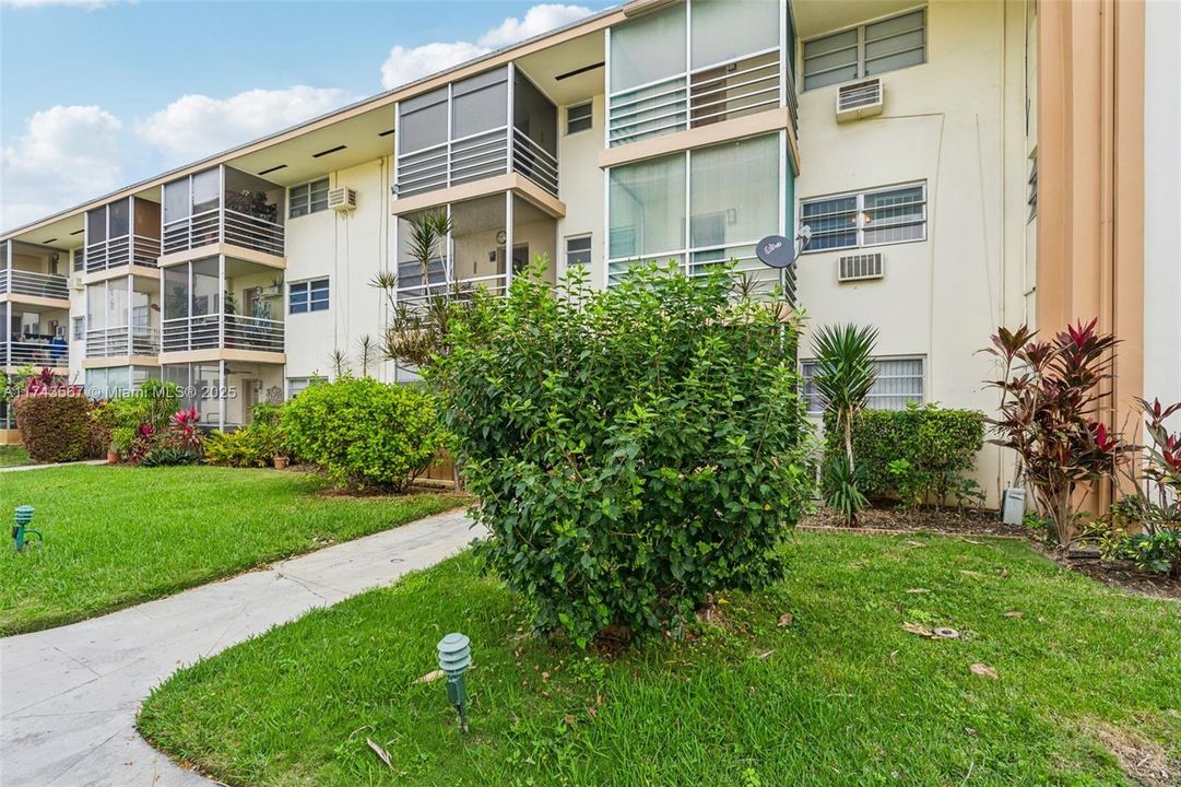 На продажу: $60,000 (1 спален, 1 ванн, 688 Квадратных фут)