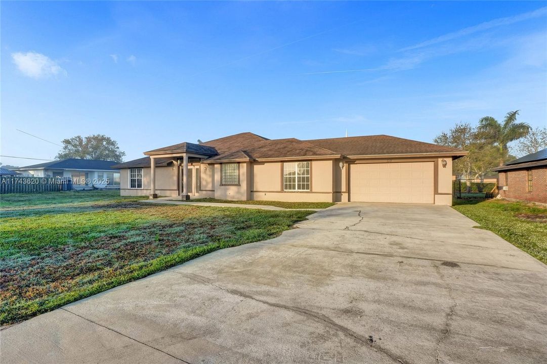 Recently Sold: $364,950 (4 beds, 4 baths, 3342 Square Feet)