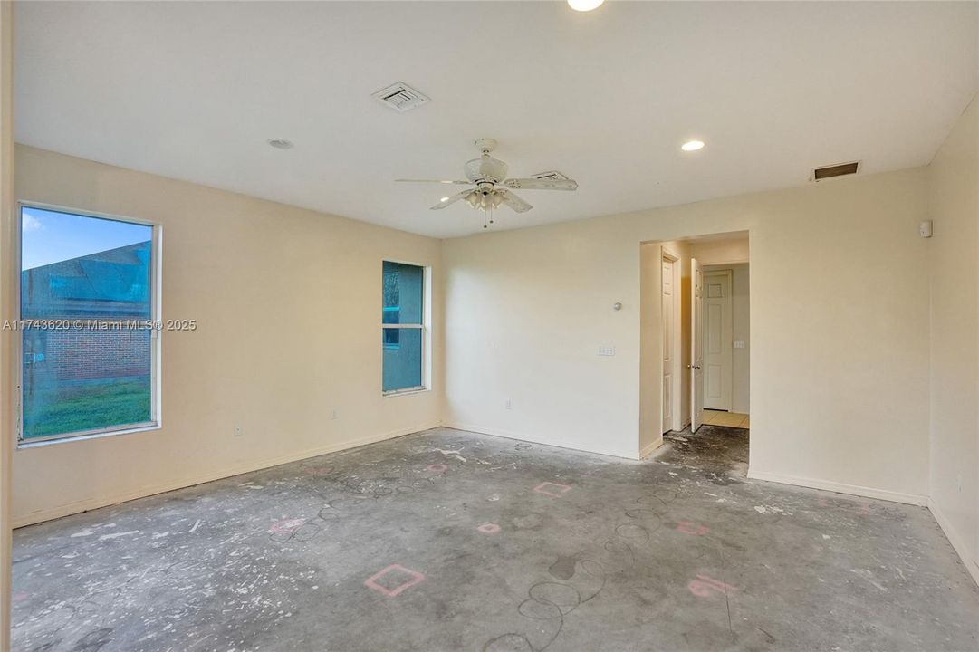 Recently Sold: $364,950 (4 beds, 4 baths, 3342 Square Feet)