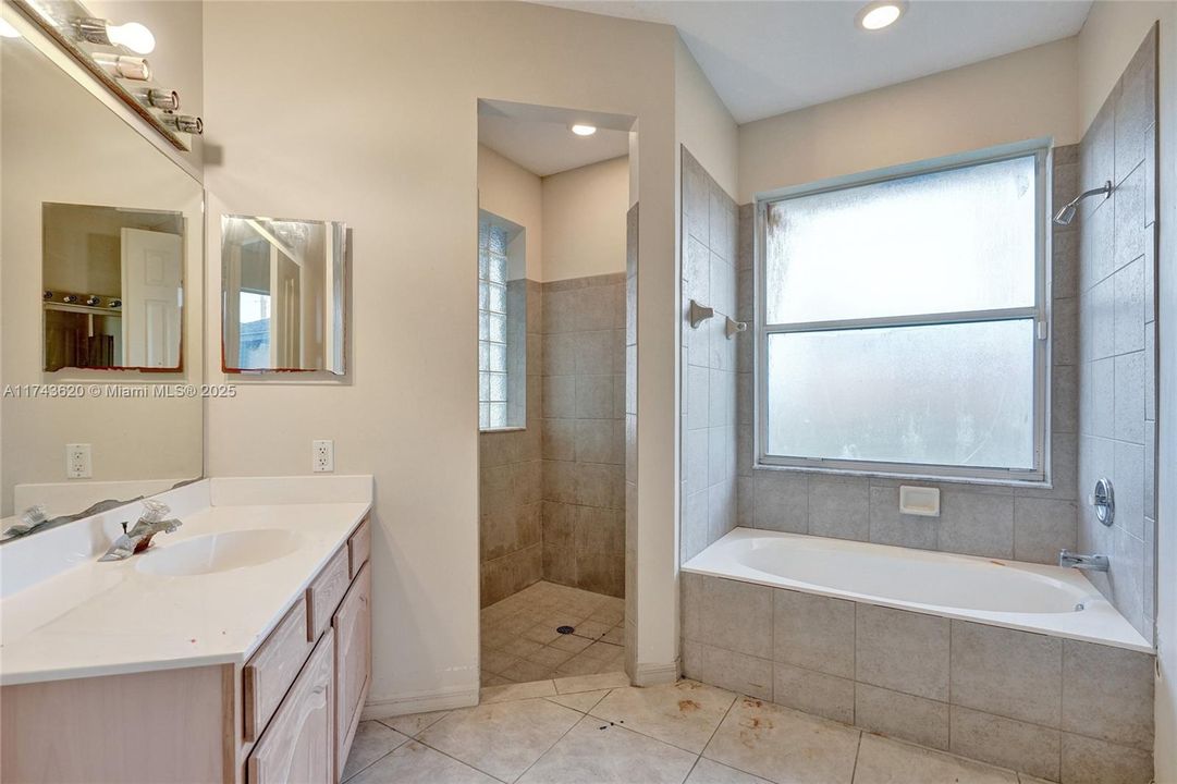 Recently Sold: $364,950 (4 beds, 4 baths, 3342 Square Feet)