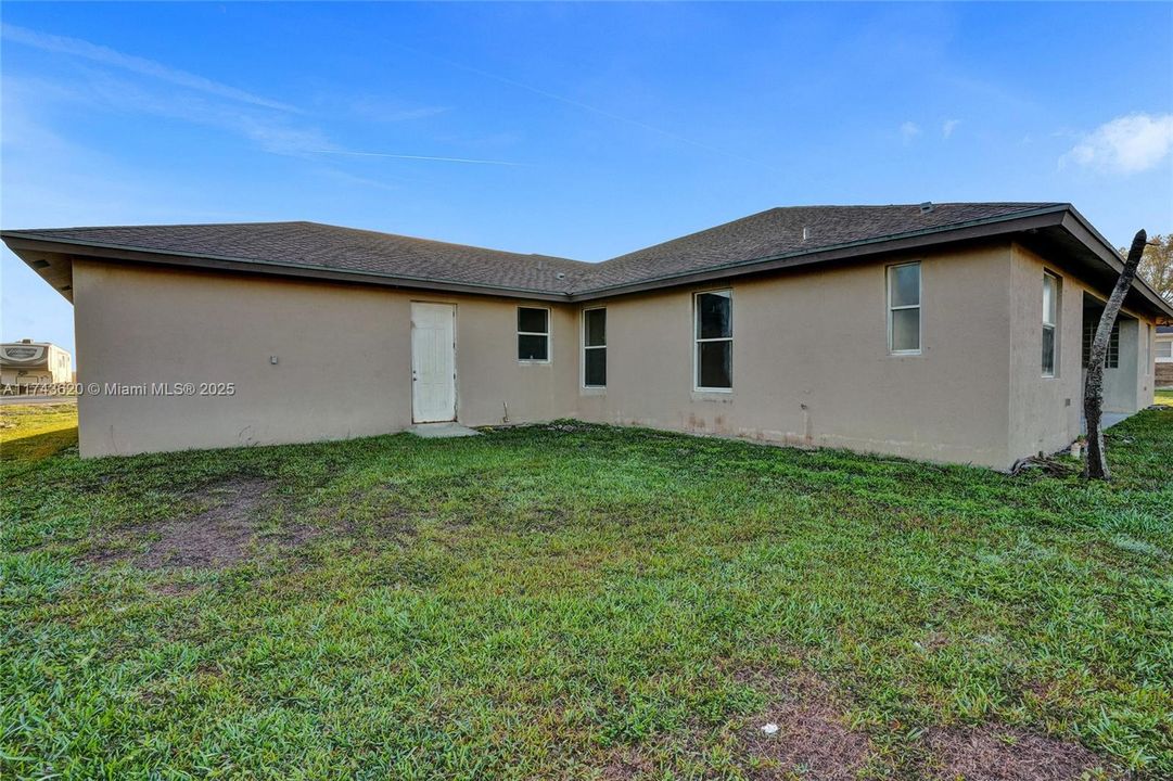 Recently Sold: $364,950 (4 beds, 4 baths, 3342 Square Feet)