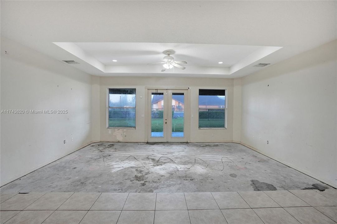 Recently Sold: $364,950 (4 beds, 4 baths, 3342 Square Feet)