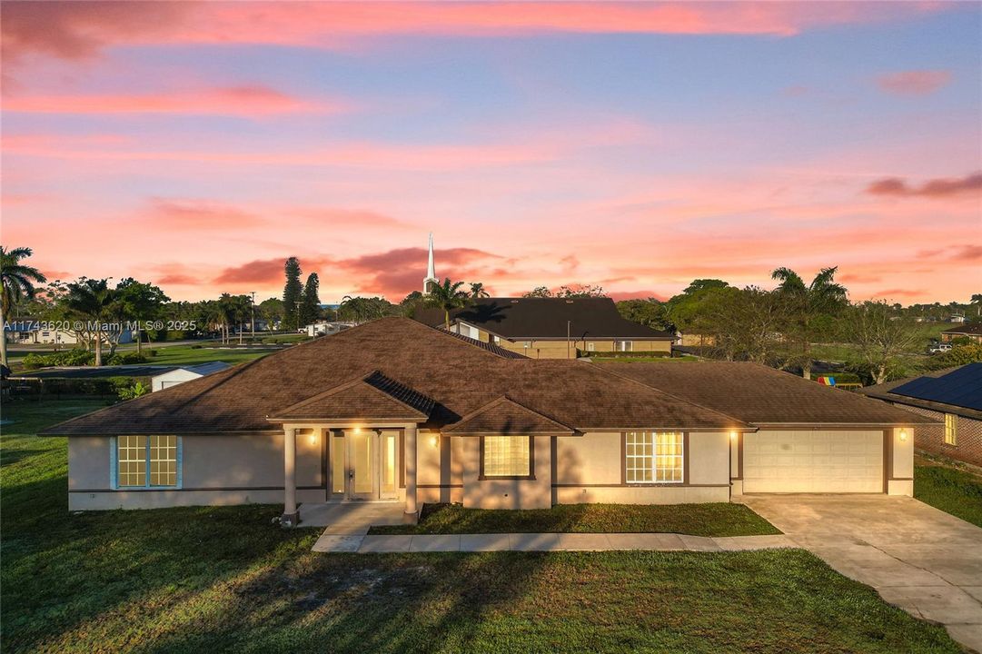 Recently Sold: $364,950 (4 beds, 4 baths, 3342 Square Feet)