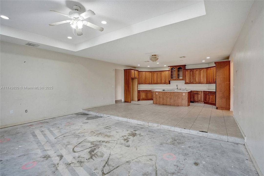 Recently Sold: $364,950 (4 beds, 4 baths, 3342 Square Feet)