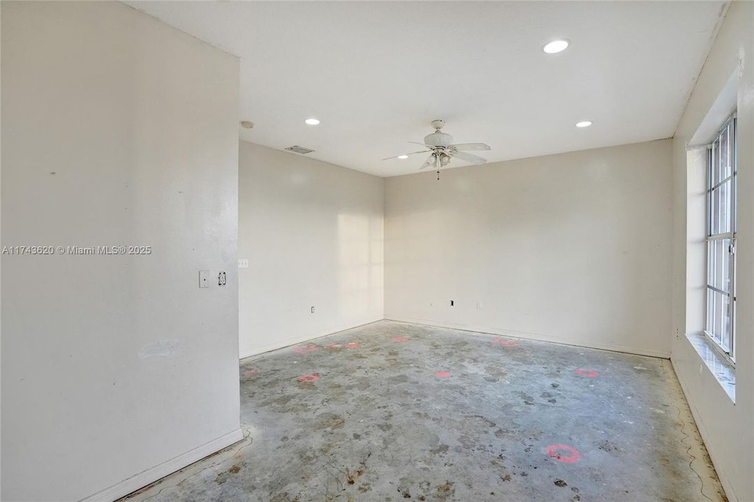 Recently Sold: $364,950 (4 beds, 4 baths, 3342 Square Feet)