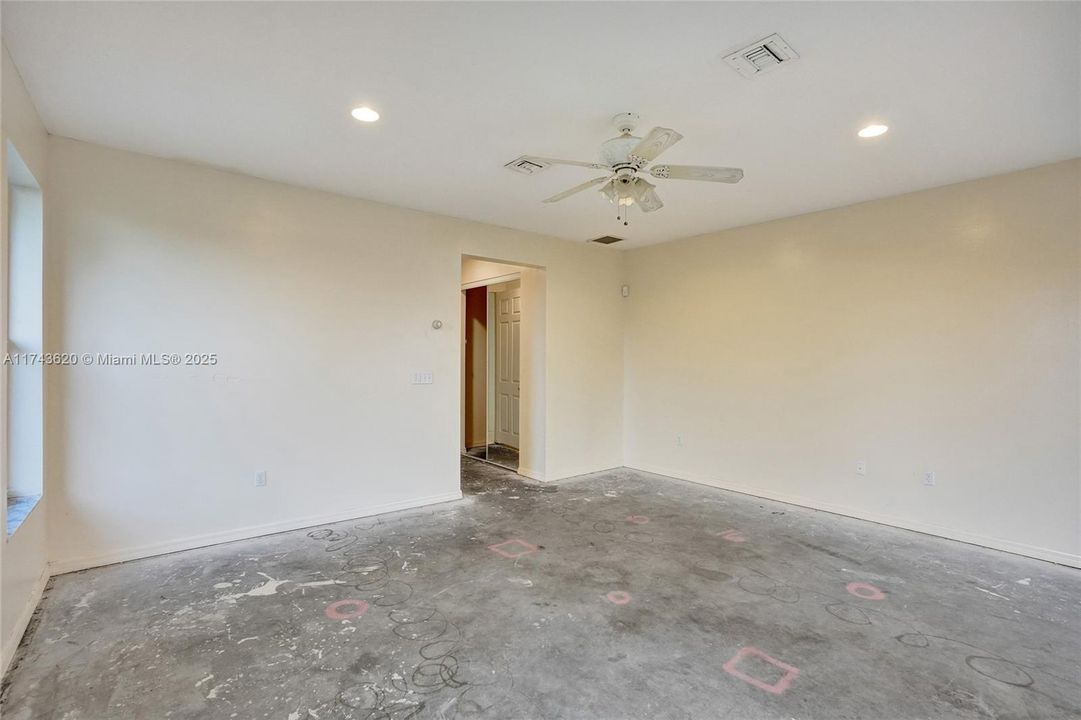 Recently Sold: $364,950 (4 beds, 4 baths, 3342 Square Feet)