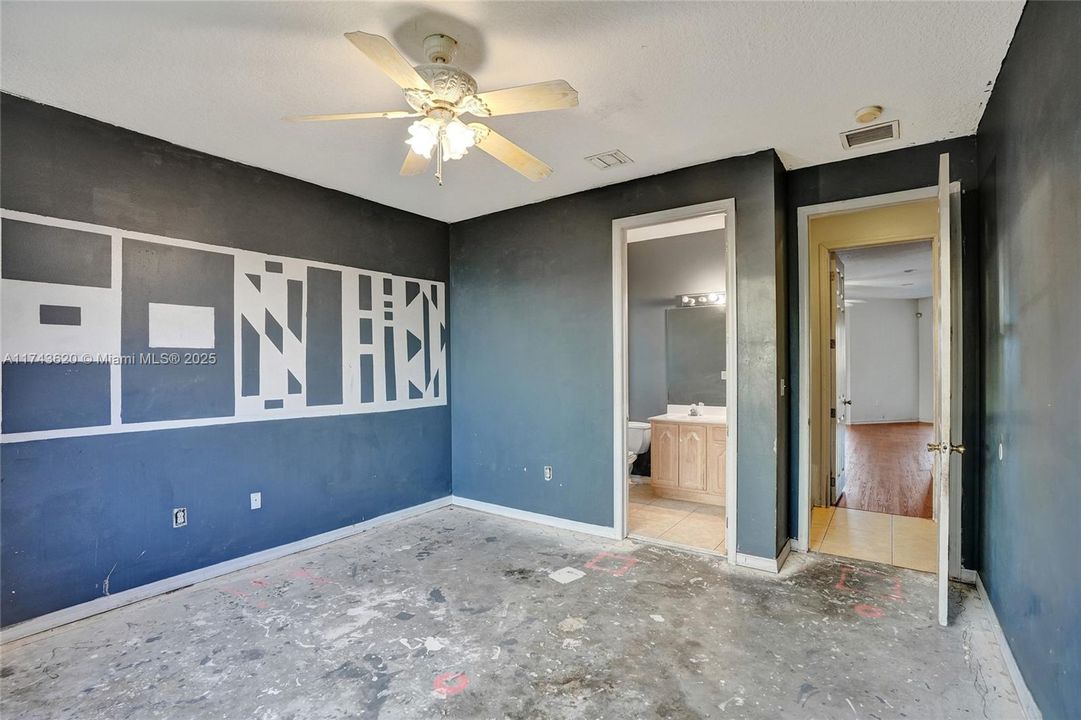 Recently Sold: $364,950 (4 beds, 4 baths, 3342 Square Feet)