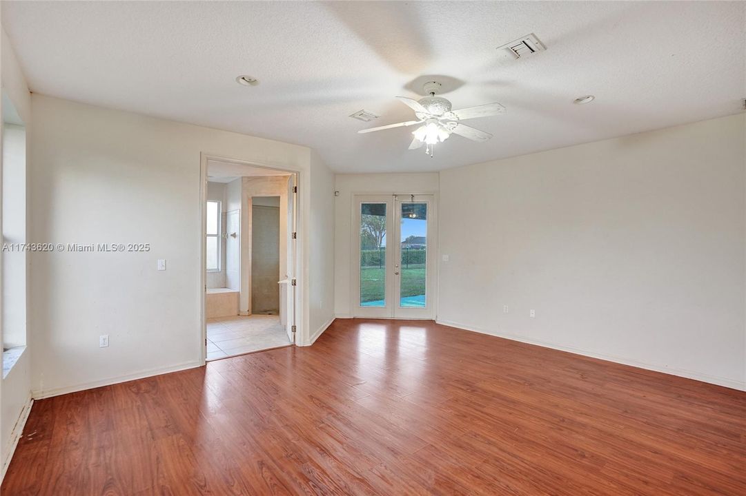 Recently Sold: $364,950 (4 beds, 4 baths, 3342 Square Feet)