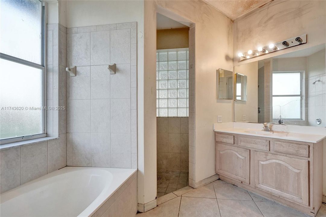 Recently Sold: $364,950 (4 beds, 4 baths, 3342 Square Feet)