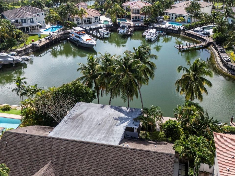 Recently Sold: $2,380,000 (5 beds, 3 baths, 3537 Square Feet)