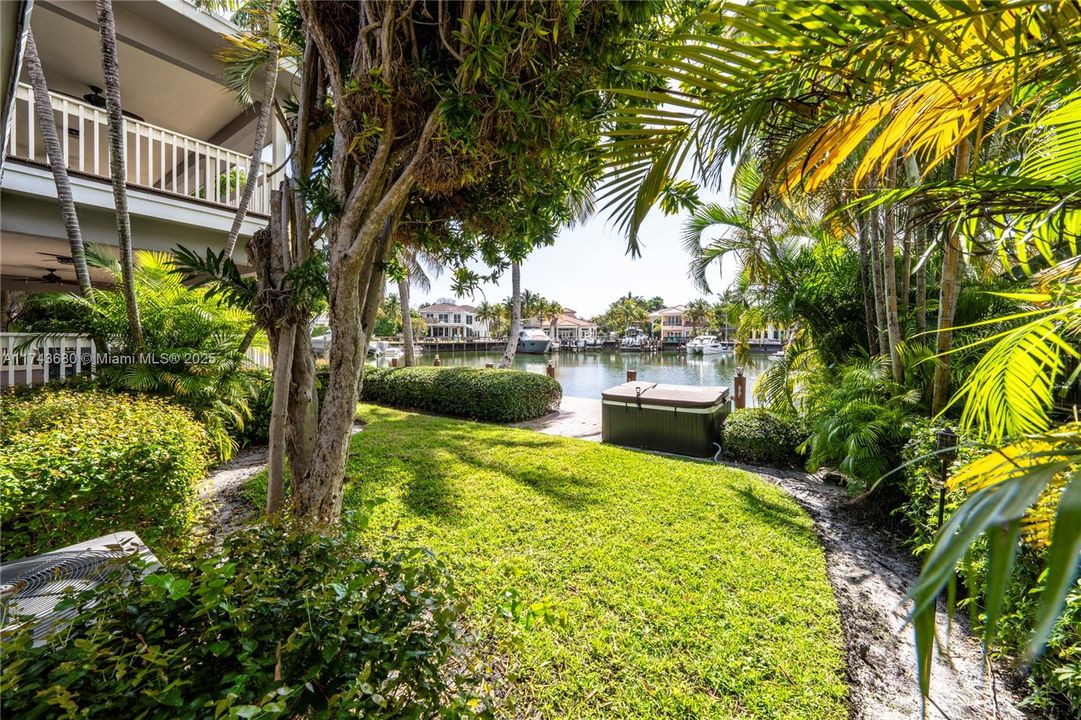 Recently Sold: $2,380,000 (5 beds, 3 baths, 3537 Square Feet)