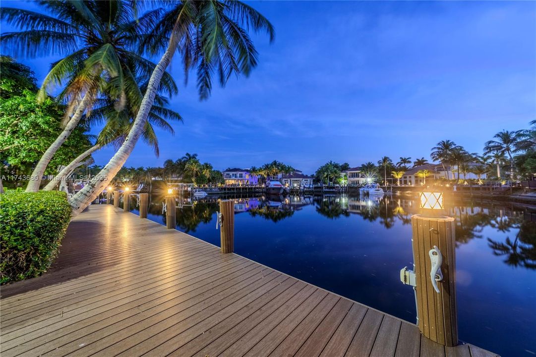 Recently Sold: $2,380,000 (5 beds, 3 baths, 3537 Square Feet)