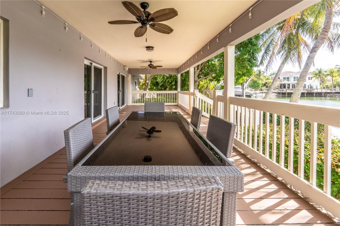 Recently Sold: $2,380,000 (5 beds, 3 baths, 3537 Square Feet)