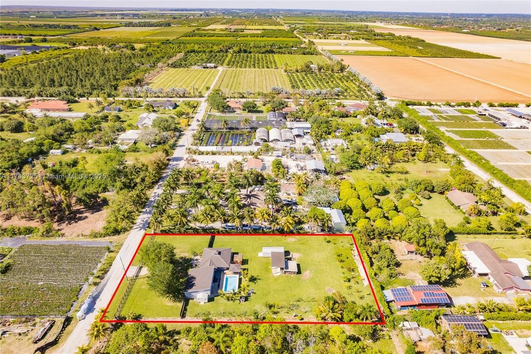 Vendido Recientemente: $975,000 (4 camas, 3 baños, 2150 Pies cuadrados)