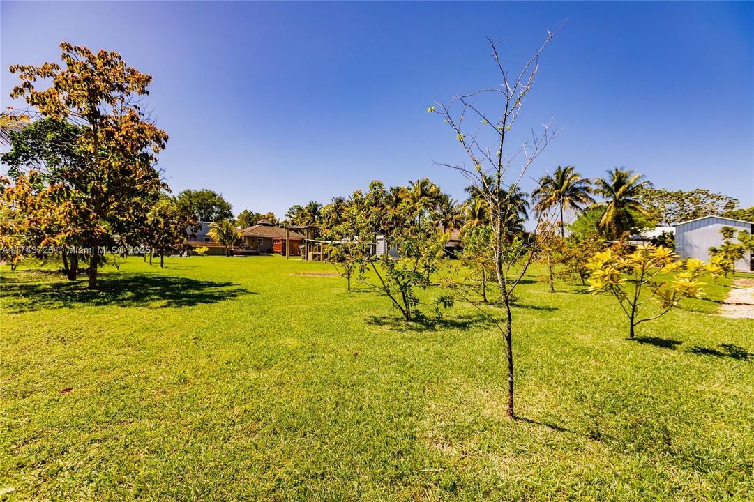 Vendido Recientemente: $975,000 (4 camas, 3 baños, 2150 Pies cuadrados)