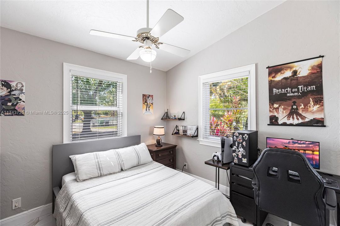 Vendido Recientemente: $975,000 (4 camas, 3 baños, 2150 Pies cuadrados)