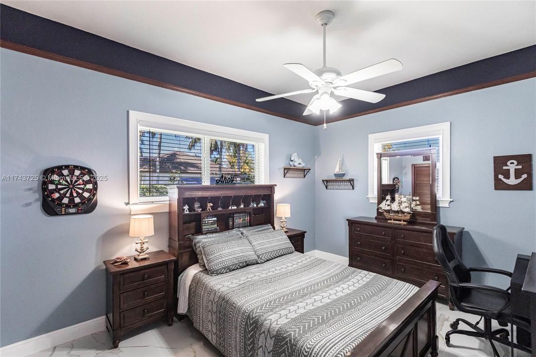 Vendido Recientemente: $975,000 (4 camas, 3 baños, 2150 Pies cuadrados)