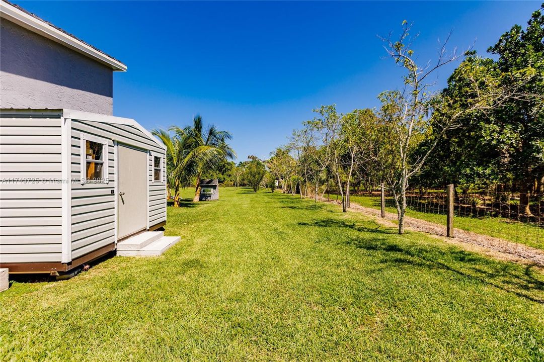 Vendido Recientemente: $975,000 (4 camas, 3 baños, 2150 Pies cuadrados)