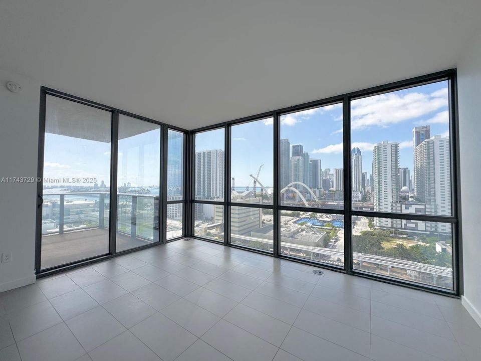 Recently Sold: $557,000 (2 beds, 2 baths, 1040 Square Feet)