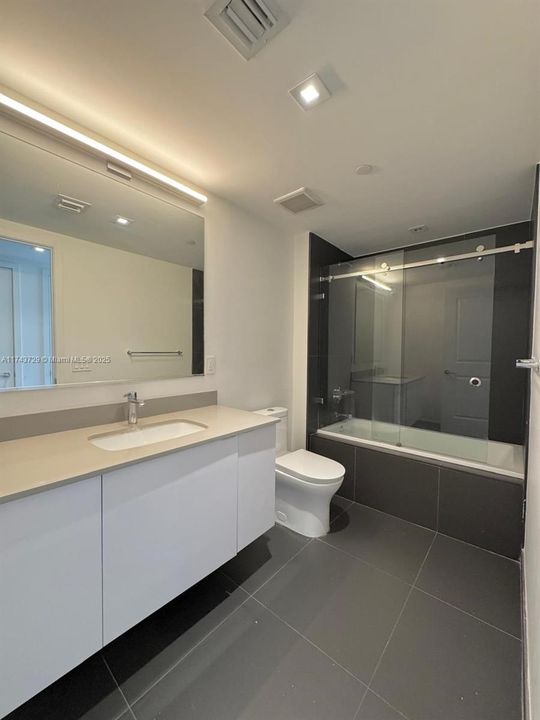 Recently Sold: $557,000 (2 beds, 2 baths, 1040 Square Feet)