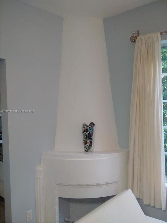 待售: $223,000 (1 贝兹, 1 浴室, 450 平方英尺)