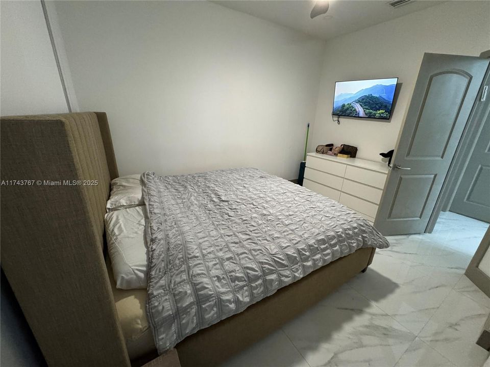 For Sale: $454,800 (3 beds, 3 baths, 1382 Square Feet)