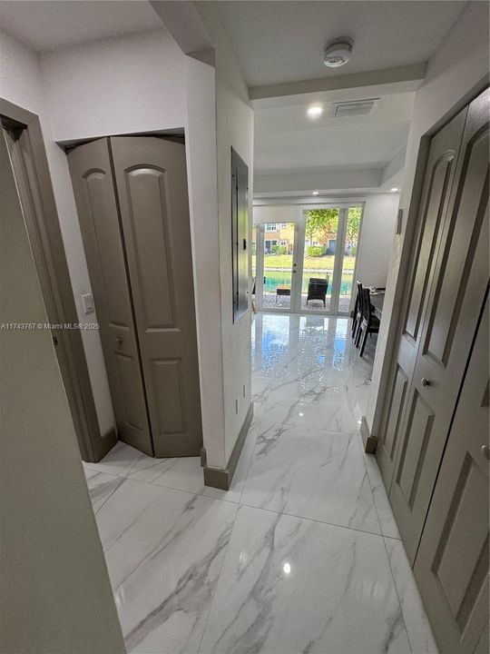 For Sale: $454,800 (3 beds, 3 baths, 1382 Square Feet)