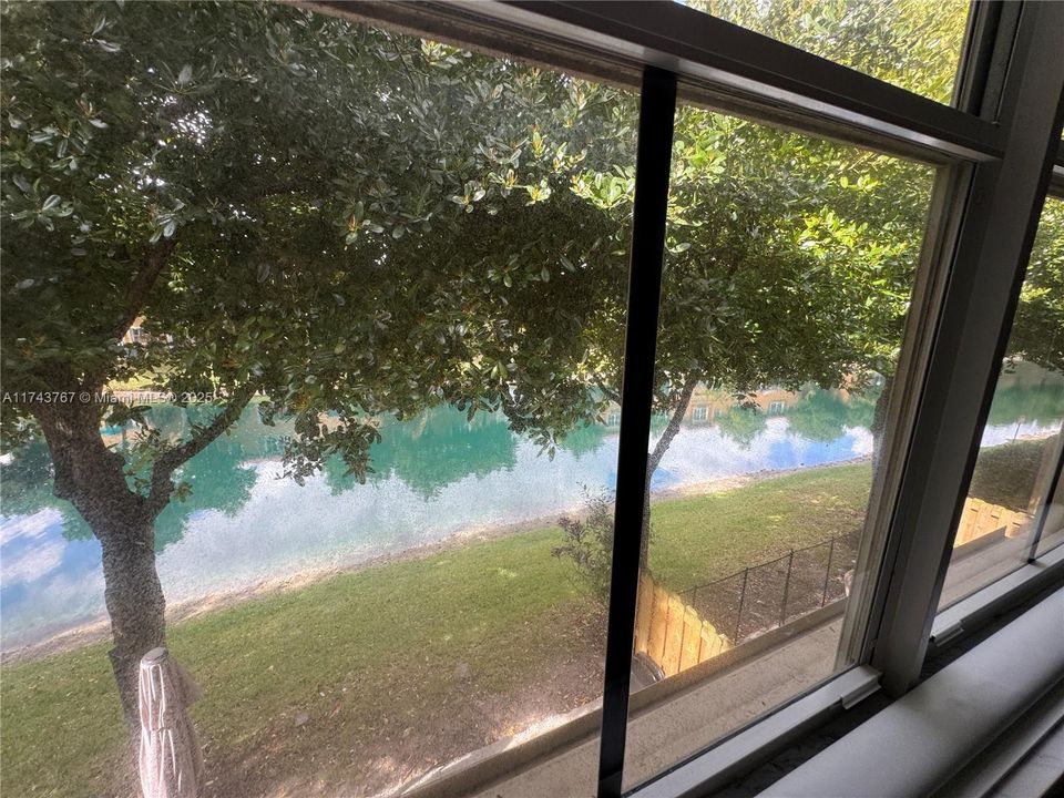 For Sale: $454,800 (3 beds, 3 baths, 1382 Square Feet)