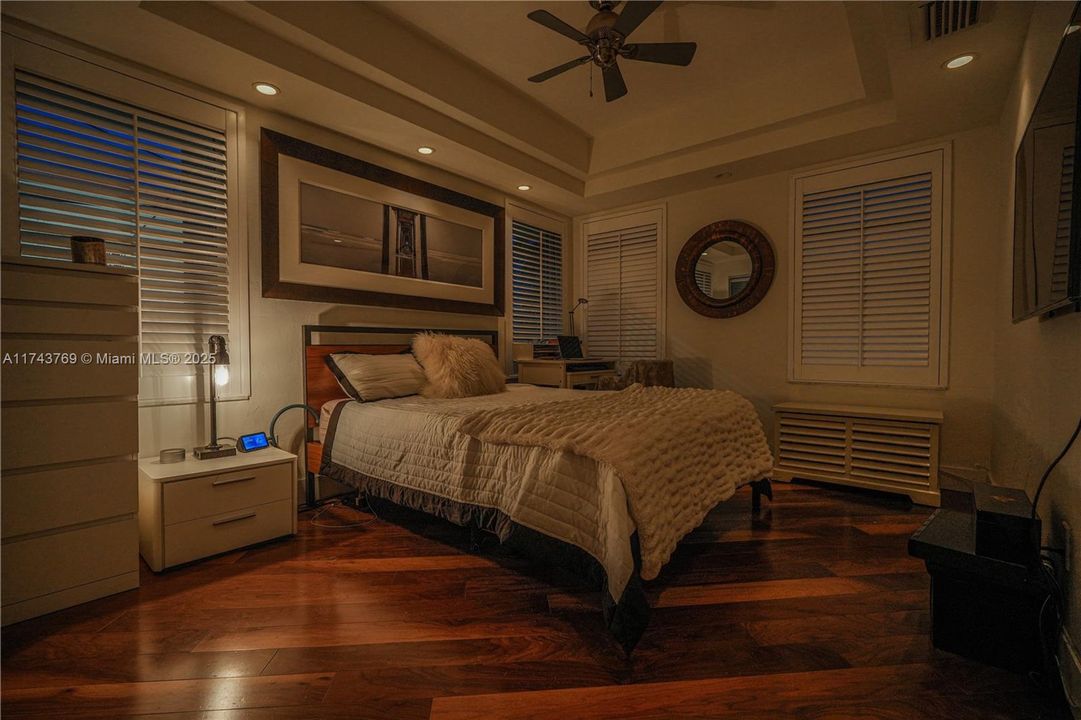 For Sale: $399,000 (1 beds, 1 baths, 600 Square Feet)