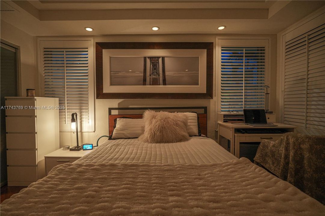 For Sale: $399,000 (1 beds, 1 baths, 600 Square Feet)