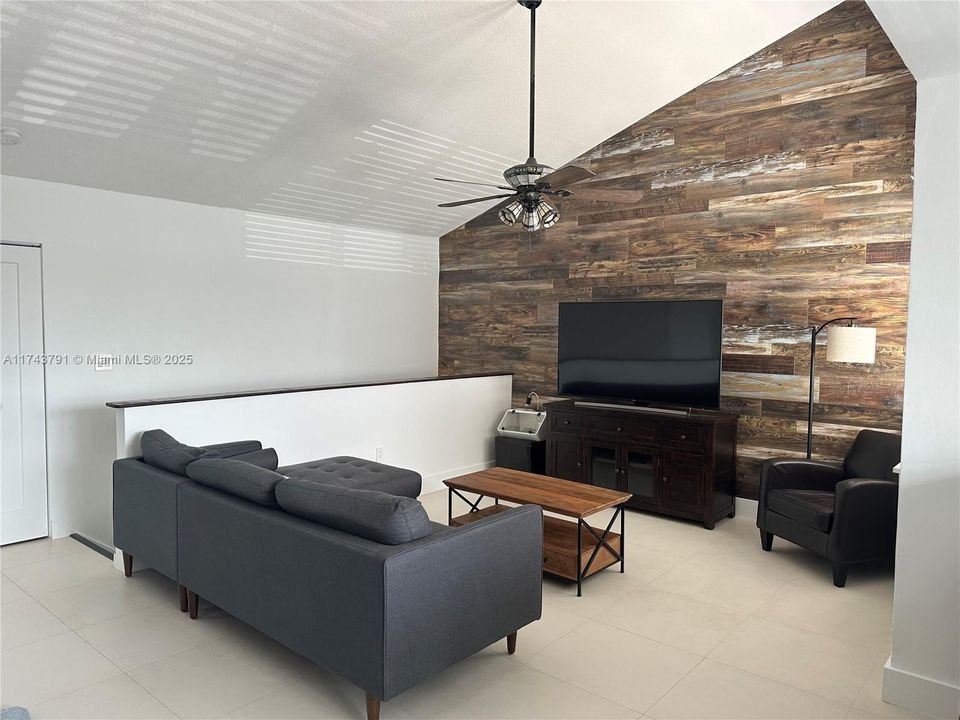 Recently Rented: $2,650 (2 beds, 2 baths, 1005 Square Feet)