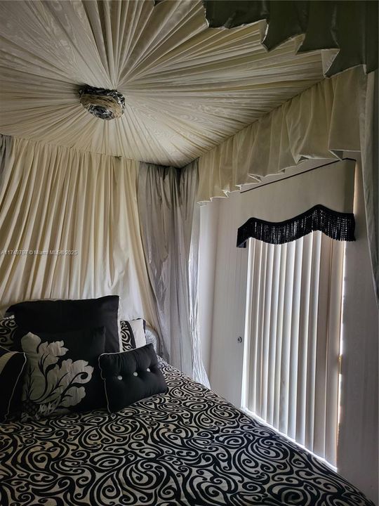 For Sale: $560,000 (3 beds, 2 baths, 1575 Square Feet)