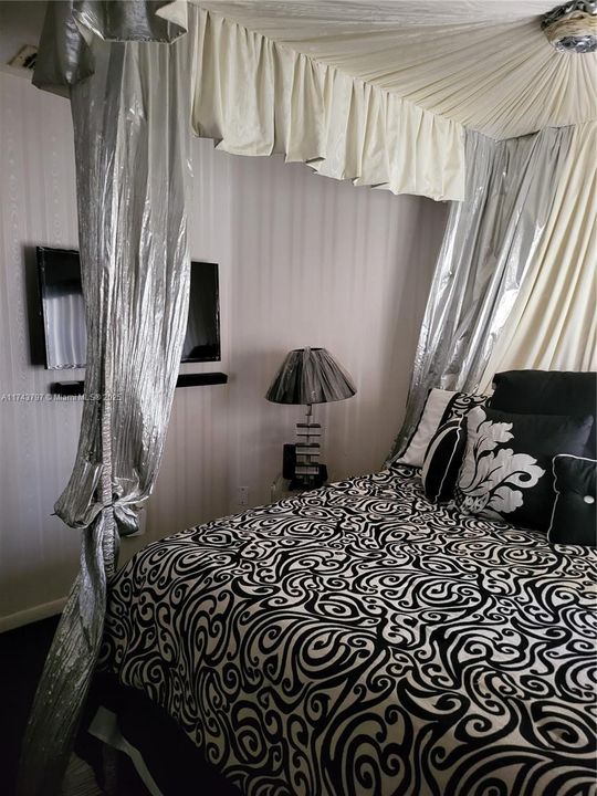 For Sale: $560,000 (3 beds, 2 baths, 1575 Square Feet)